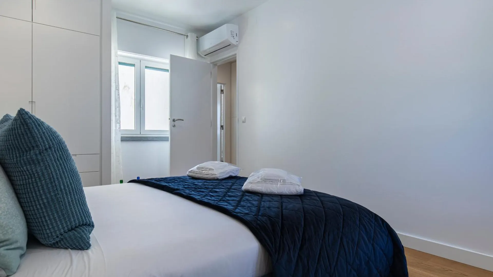 Lovely Two Bedroom Cascais Center Apartment